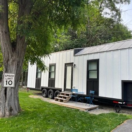 The Endeavor Tiny Home! Elizabethtown Exteriör bild