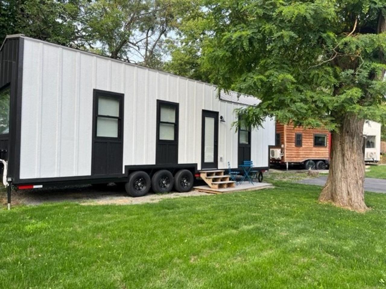 The Endeavor Tiny Home! Elizabethtown Exteriör bild